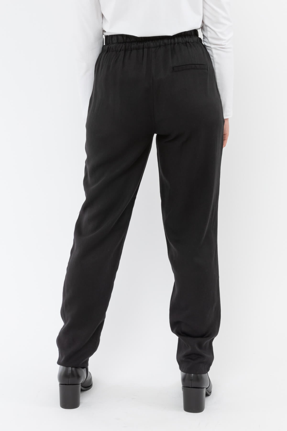 Tie Waist Relaxed Pant Black